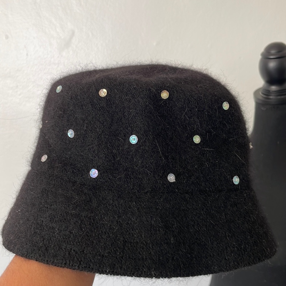 WOOL SEQUIN BUCKET HAT